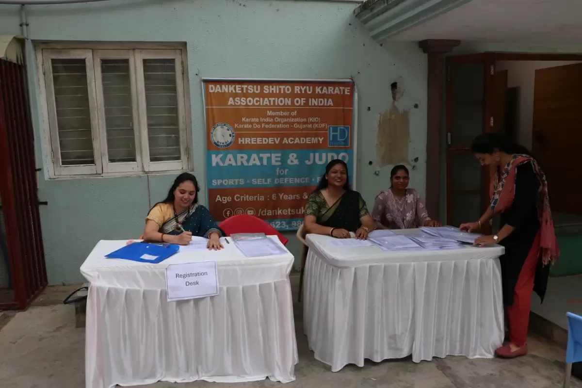 A Workshop on Healing Through Reading: Bibliotherapy in School Libraries